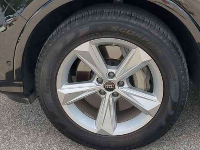 2023 Audi Q7 Premium Plus