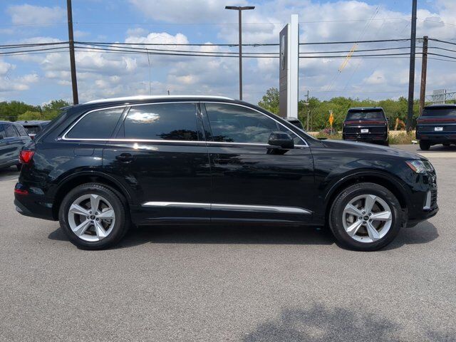 2023 Audi Q7 Premium Plus