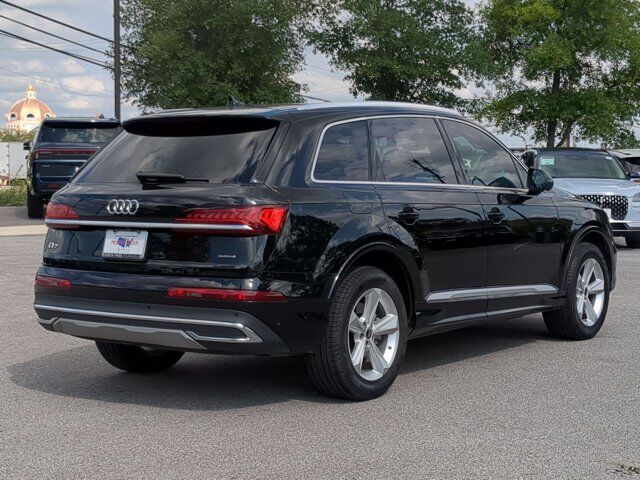 2023 Audi Q7 Premium Plus