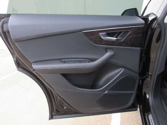2023 Audi Q8 Premium Plus 55 TFSI quattro Tiptronic Plano TX