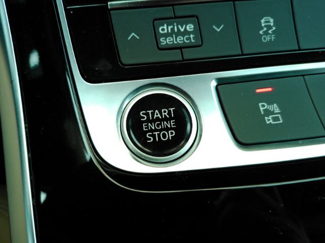 2023 Audi Q8 Premium Plus 55 TFSI quattro Tiptronic Plano TX