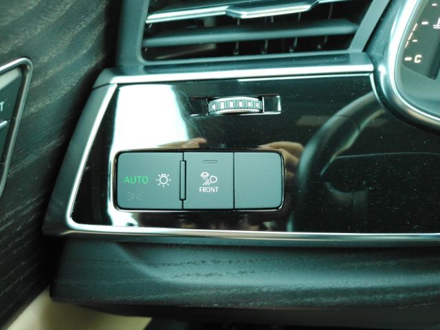 2023 Audi Q8 Premium Plus 55 TFSI quattro Tiptronic Plano TX