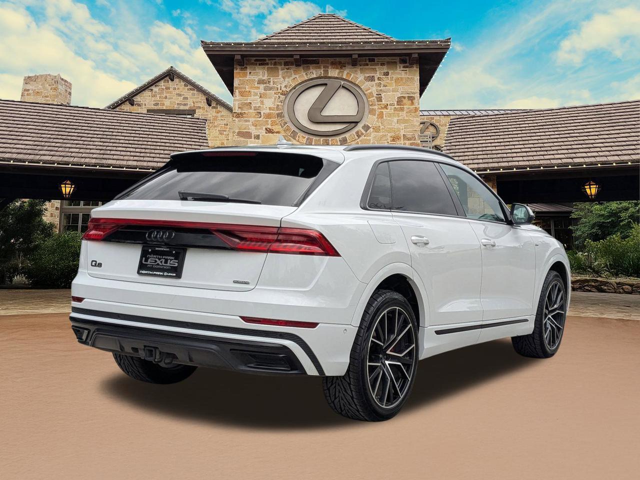 2023 Audi Q8 Premium Plus