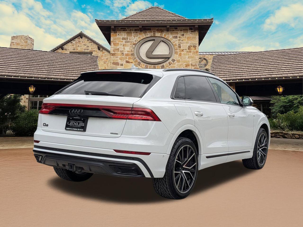2023 Audi Q8 Premium Plus