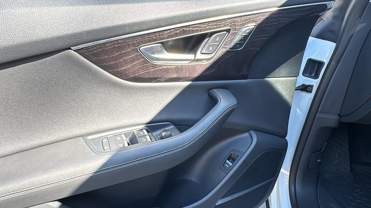 2023 Audi Q8 Prestige  Selma TX