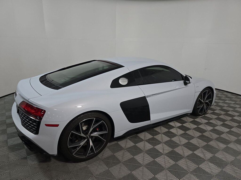 2023 Audi R8 Coupe V10 Performance photo 3
