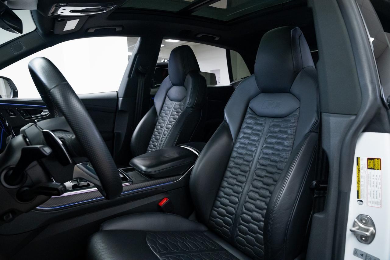 2023 Audi RS Q8 4.0T 1 Owner Carbon Optic Package Black Optic Package Portland OR