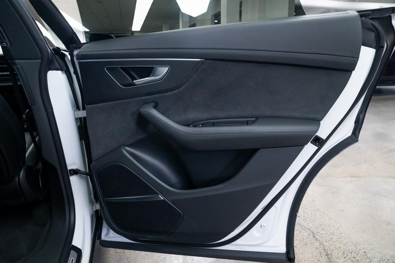 2023 Audi RS Q8 4.0T 1 Owner Carbon Optic Package Black Optic Package Portland OR