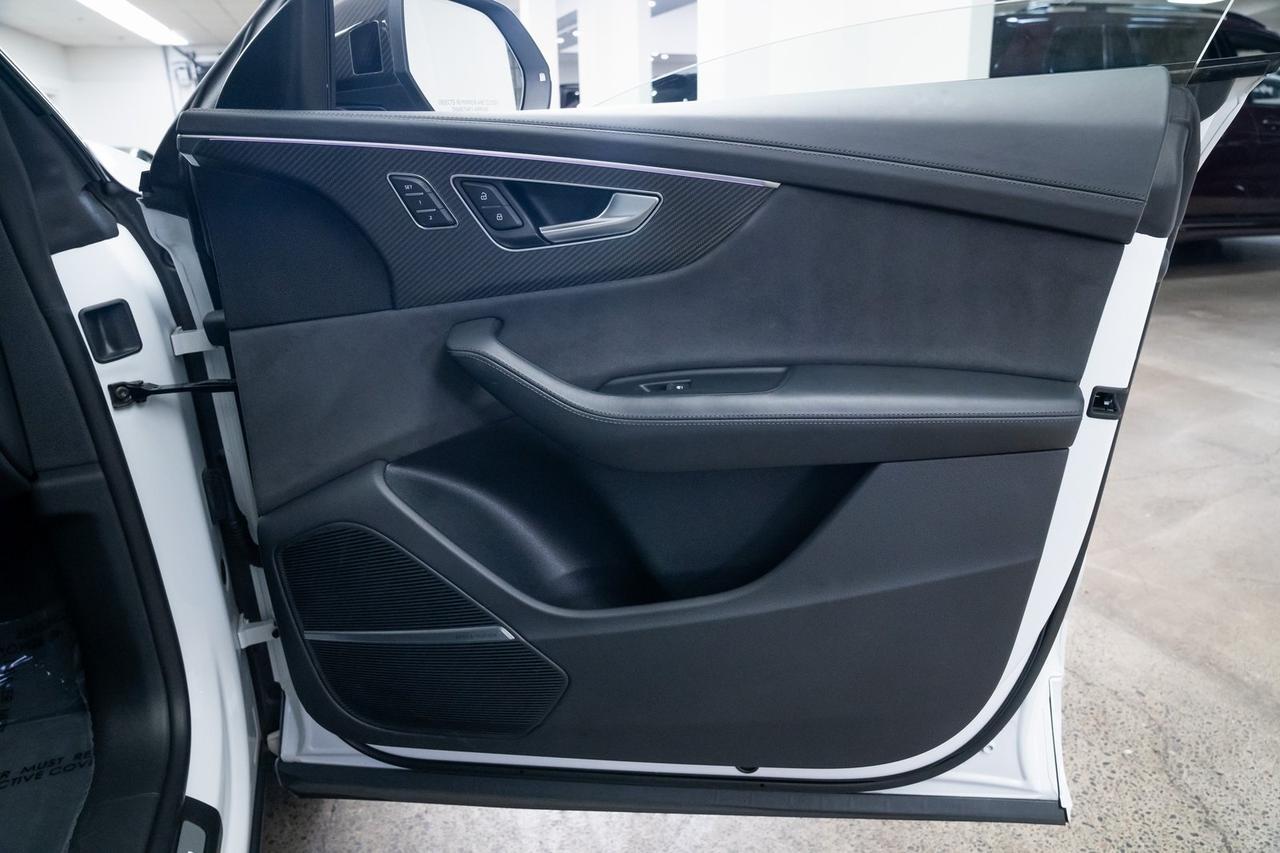 2023 Audi RS Q8 4.0T 1 Owner Carbon Optic Package Black Optic Package Portland OR