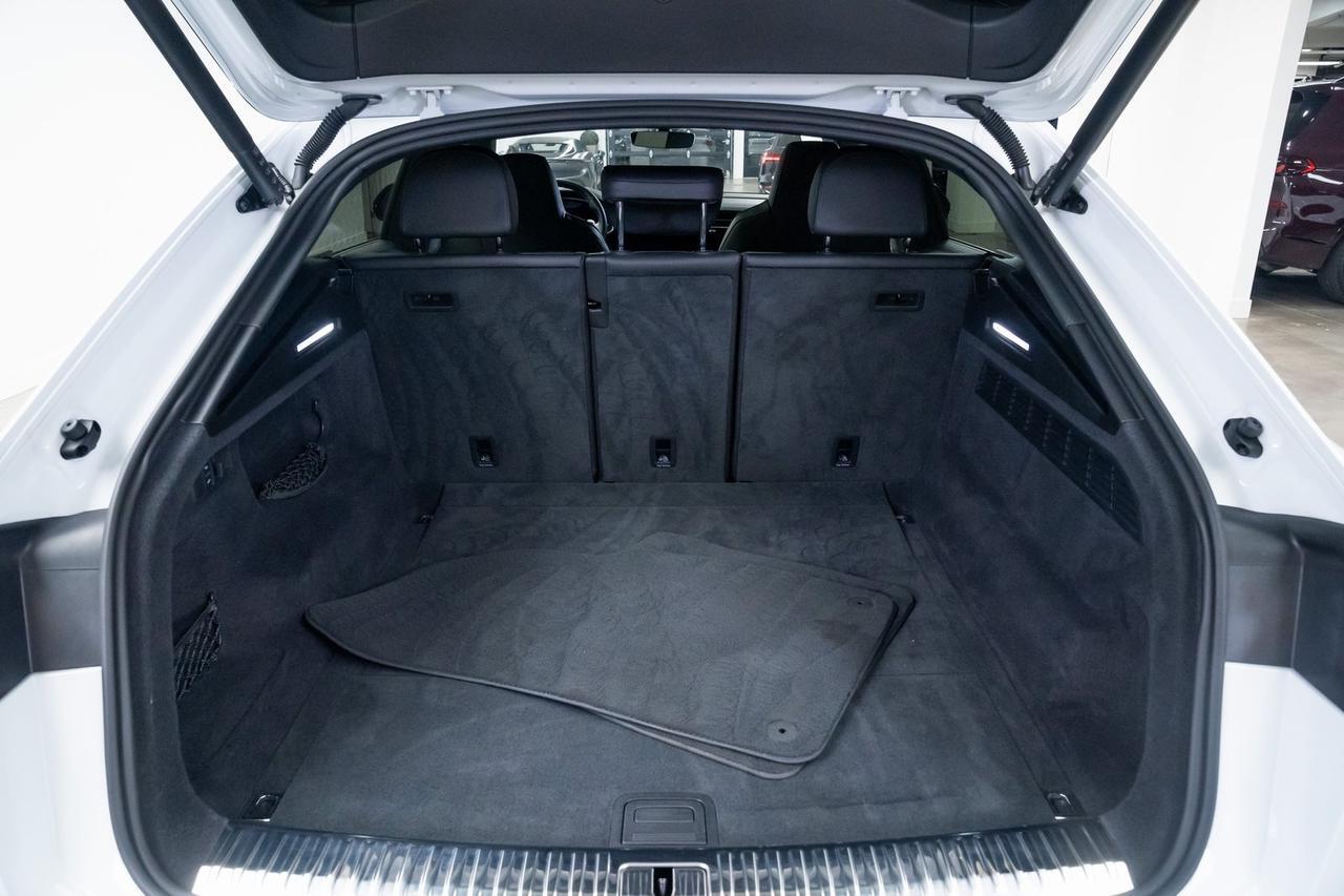 2023 Audi RS Q8 4.0T 1 Owner Carbon Optic Package Black Optic Package Portland OR