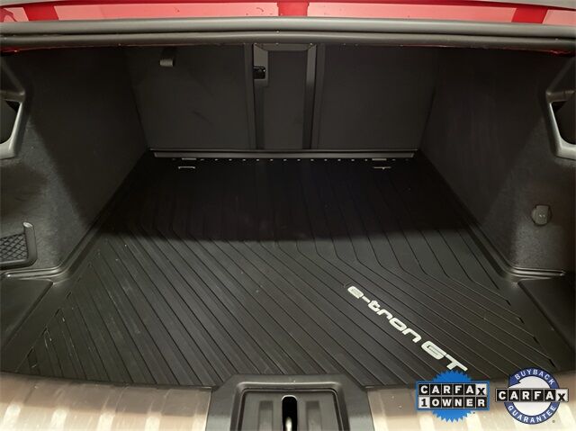 2023 Audi e-tron GT Premium Plus photo 10