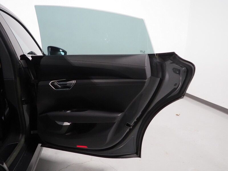 2023 Audi e-tron GT Premium Plus Quattro *EXECUTIVE PKG, NAVIGATION, VIRTUAL COCKPIT, ADAPTIVE CRUISE, SAFETY ALERTS, BACKUP-CAMERA, PANORAMA GLASS ROOF, HEATED SEATS, BANG & OLUFSEN, WIRELESS CHARGING, ANDROID & APPLE Round Rock TX