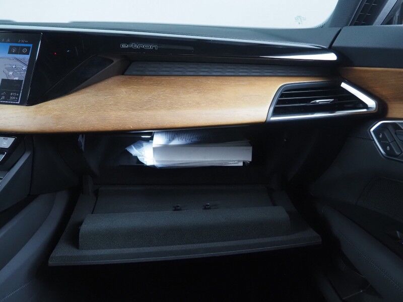 2023 Audi e-tron GT Premium Plus Quattro *EXECUTIVE PKG, NAVIGATION, VIRTUAL COCKPIT, ADAPTIVE CRUISE, SAFETY ALERTS, BACKUP-CAMERA, PANORAMA GLASS ROOF, HEATED SEATS, BANG & OLUFSEN, WIRELESS CHARGING, ANDROID & APPLE Round Rock TX