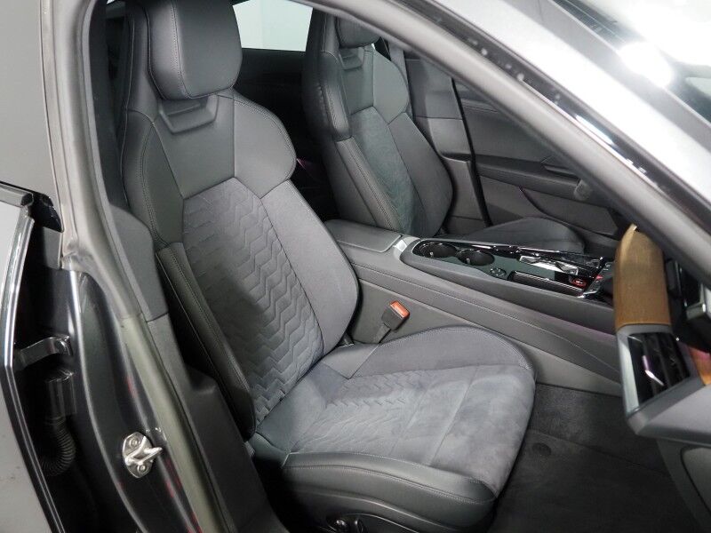 2023 Audi e-tron GT Premium Plus Quattro *EXECUTIVE PKG, NAVIGATION, VIRTUAL COCKPIT, ADAPTIVE CRUISE, SAFETY ALERTS, BACKUP-CAMERA, PANORAMA GLASS ROOF, HEATED SEATS, BANG & OLUFSEN, WIRELESS CHARGING, ANDROID & APPLE