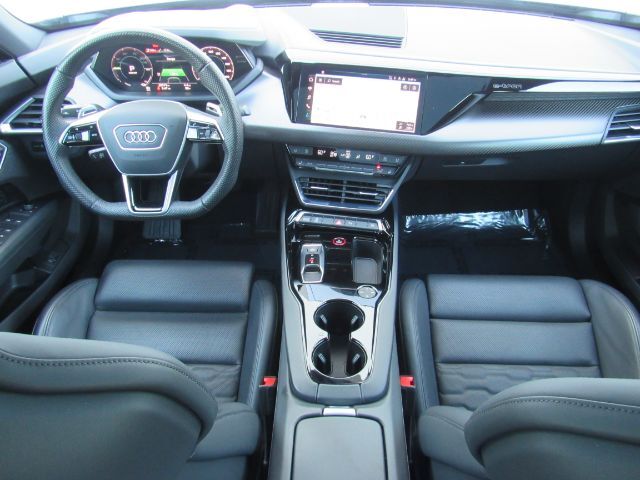 2023 Audi e-tron GT Premium Plus photo 3
