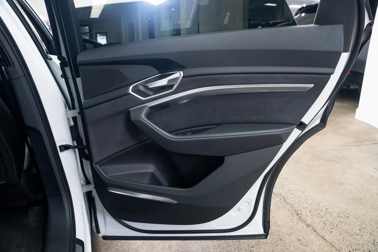 2023 Audi e-tron S Premium Plus 1 Owner Vented Seats Portland OR