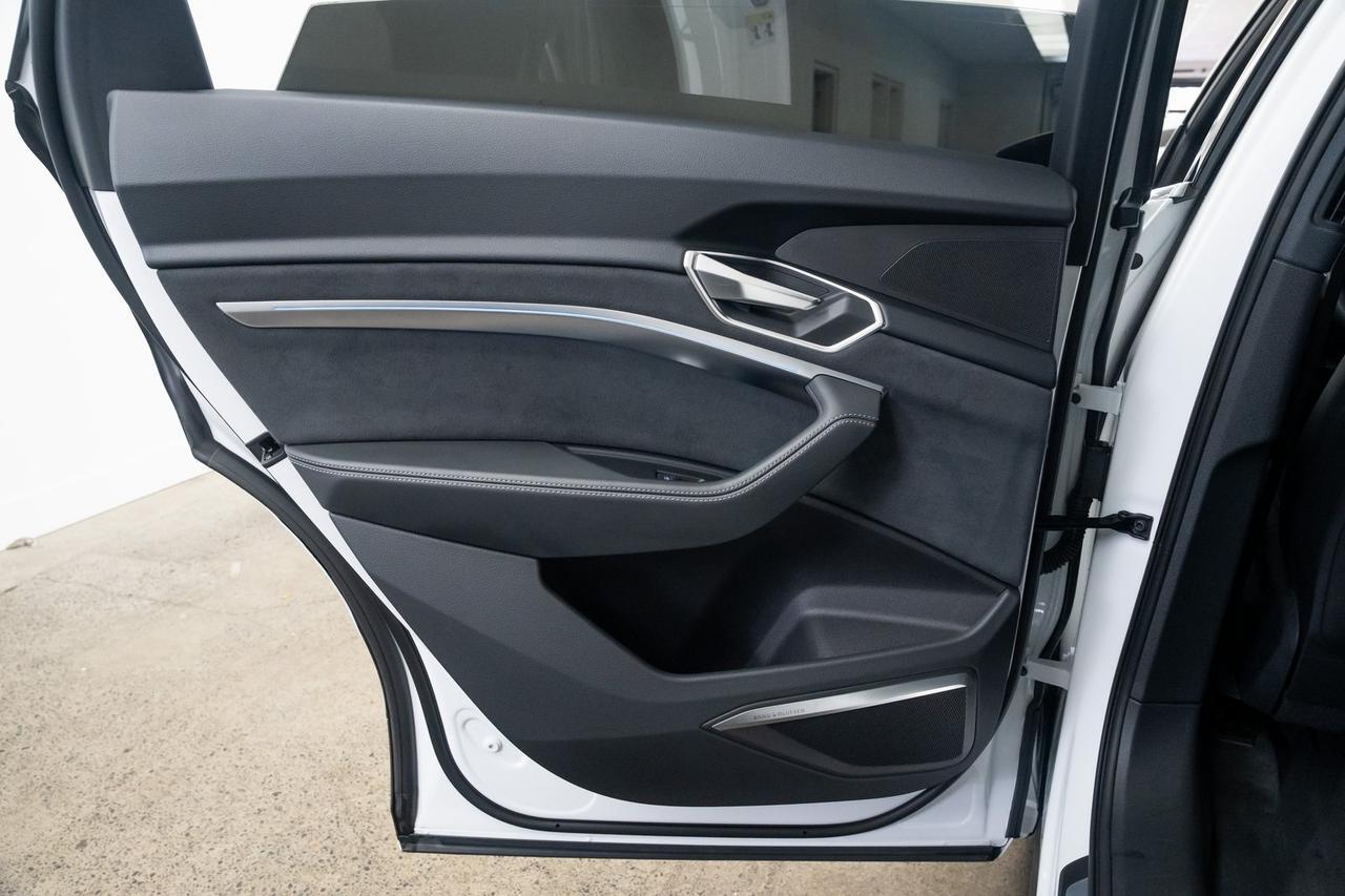 2023 Audi e-tron S Premium Plus 1 Owner Vented Seats Portland OR