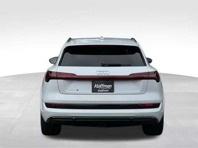 2023 Audi e-tron S Prestige Orange MA