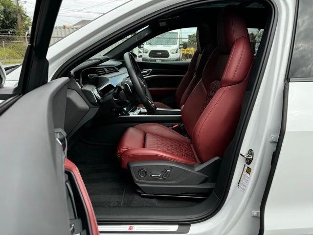 2023 Audi e-tron S Prestige Orange MA