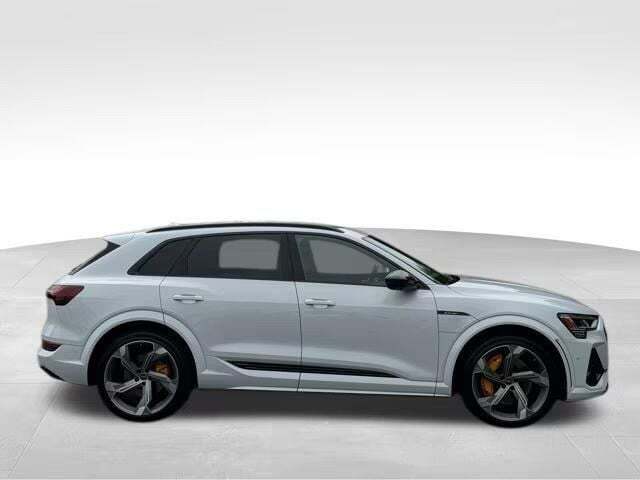 2023 Audi e-tron S Prestige Orange MA