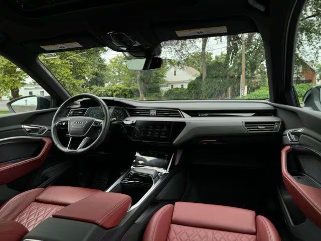 2023 Audi e-tron S Prestige Orange MA