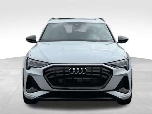 2023 Audi e-tron S Prestige Orange MA