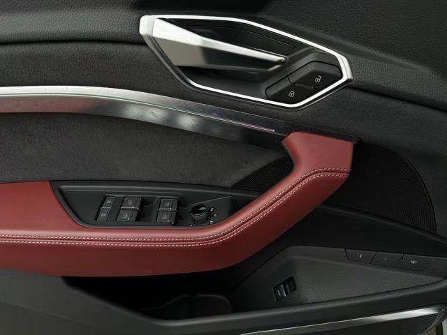 2023 Audi e-tron S Prestige Orange MA