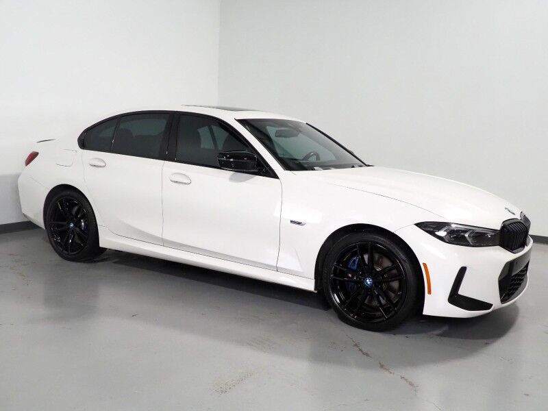 2023 BMW 3 Series 330e Plug-In Hybrid *M SPORT PKG, HEADS-UP DISPLAY, NAVIGATION, CURVED DISPLAY, SAFETY ALERTS, BACKUP-CAMERA, MOONROOF, HEATED SEATS/STEERING, COMFORT ACCESS, HARMAN/KARDON, WIRELESS CHARGING, ANDROID & APPLE
