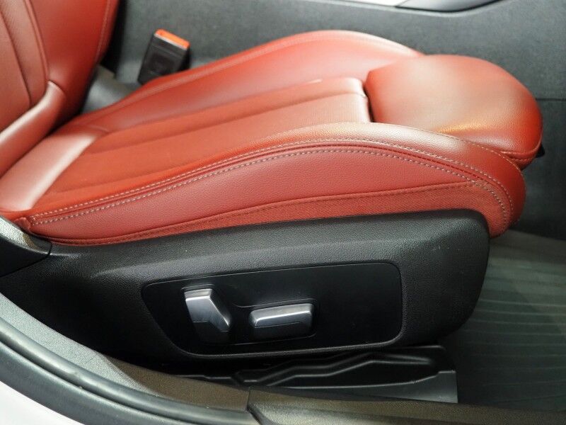 2023 BMW 3 Series 330e Plug-In Hybrid *NAVIGATION, CURVED DISPLAY, SAFETY ALERTS, BACKUP-CAMERA, COLOR TOUCHSCREEN, MOONROOF, COMFORT ACCESS, 19 INCH ALLOYS, ANDROID & APPLE Round Rock TX