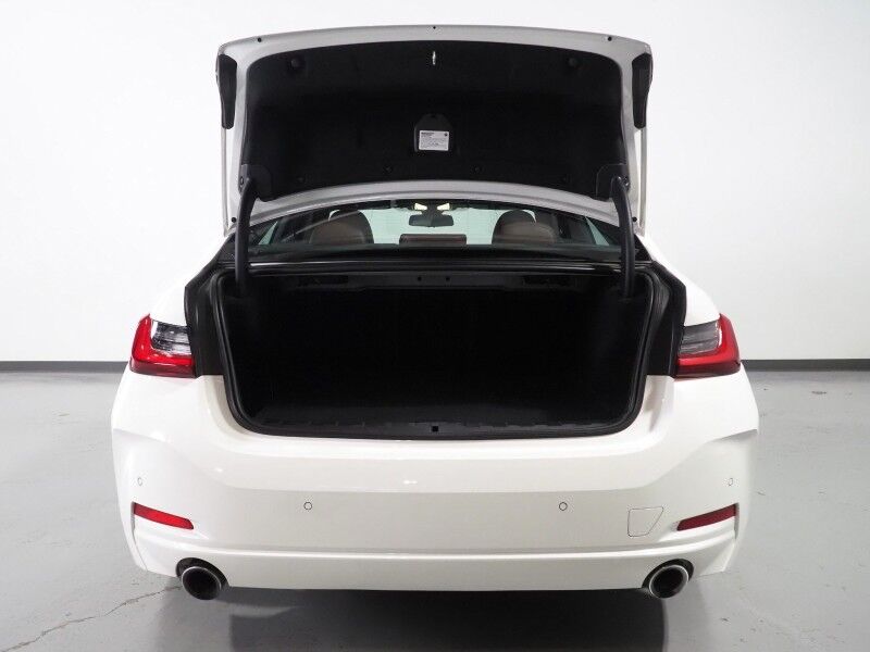 2023 BMW 3 Series 330e Plug-In Hybrid *NAVIGATION, CURVED DISPLAY, SAFETY ALERTS, BACKUP-CAMERA, COLOR TOUCHSCREEN, MOONROOF, COMFORT ACCESS, 19 INCH ALLOYS, ANDROID & APPLE Round Rock TX