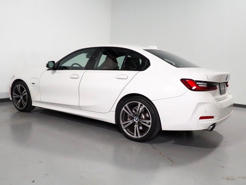 2023 BMW 3 Series 330e Plug-In Hybrid *NAVIGATION, CURVED DISPLAY, SAFETY ALERTS, BACKUP-CAMERA, COLOR TOUCHSCREEN, MOONROOF, COMFORT ACCESS, 19 INCH ALLOYS, ANDROID & APPLE Round Rock TX