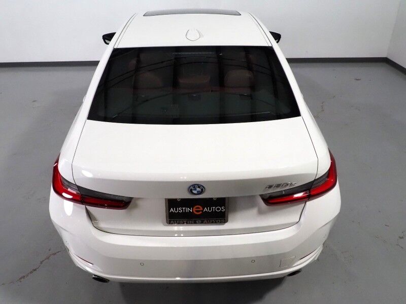 2023 BMW 3 Series 330e Plug-In Hybrid *NAVIGATION, CURVED DISPLAY, SAFETY ALERTS, BACKUP-CAMERA, COLOR TOUCHSCREEN, MOONROOF, COMFORT ACCESS, 19 INCH ALLOYS, ANDROID & APPLE Round Rock TX