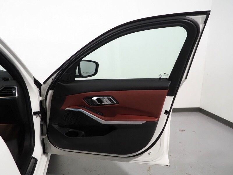 2023 BMW 3 Series 330e Plug-In Hybrid *NAVIGATION, CURVED DISPLAY, SAFETY ALERTS, BACKUP-CAMERA, COLOR TOUCHSCREEN, MOONROOF, COMFORT ACCESS, 19 INCH ALLOYS, ANDROID & APPLE Round Rock TX