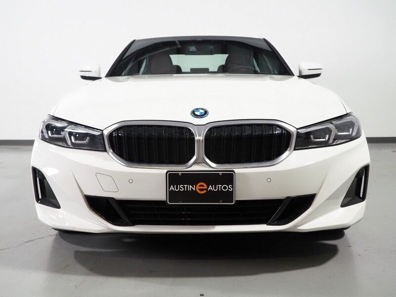 2023 BMW 3 Series 330e Plug-In Hybrid *NAVIGATION, CURVED DISPLAY, SAFETY ALERTS, BACKUP-CAMERA, COLOR TOUCHSCREEN, MOONROOF, COMFORT ACCESS, 19 INCH ALLOYS, ANDROID & APPLE Round Rock TX