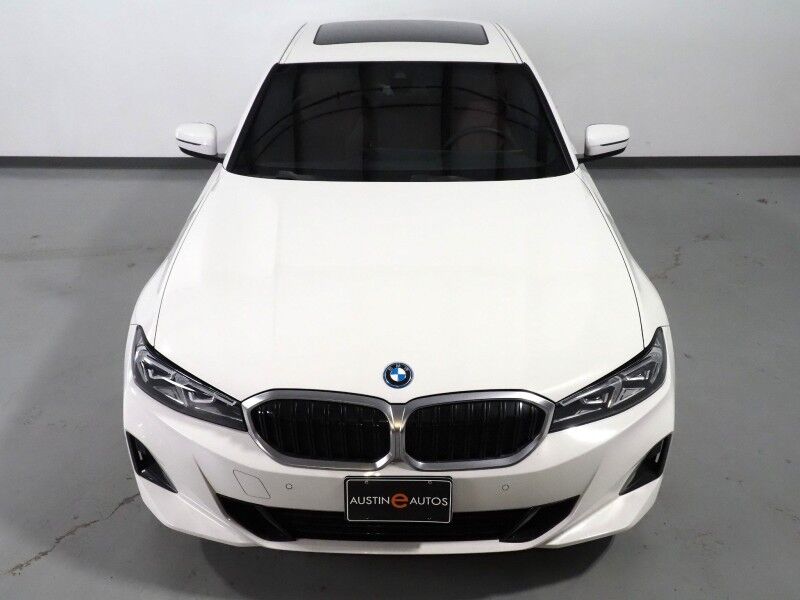 2023 BMW 3 Series 330e Plug-In Hybrid *NAVIGATION, CURVED DISPLAY, SAFETY ALERTS, BACKUP-CAMERA, COLOR TOUCHSCREEN, MOONROOF, COMFORT ACCESS, 19 INCH ALLOYS, ANDROID & APPLE Round Rock TX