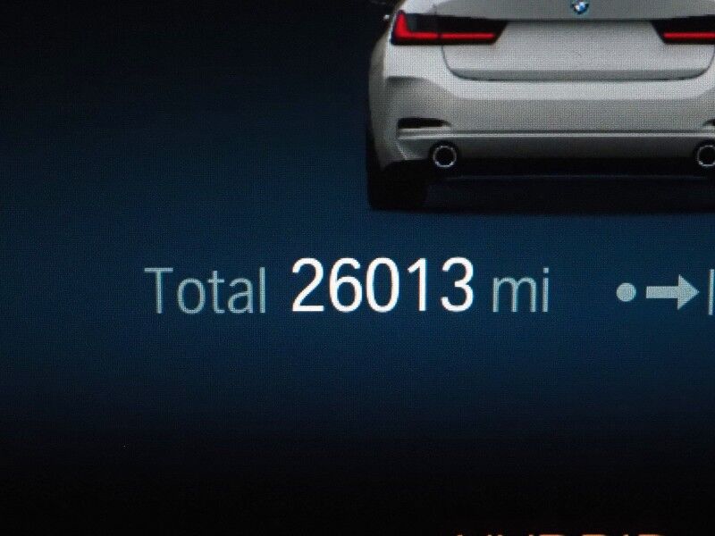 2023 BMW 3 Series 330e Plug-In Hybrid *NAVIGATION, CURVED DISPLAY, SAFETY ALERTS, BACKUP-CAMERA, COLOR TOUCHSCREEN, MOONROOF, COMFORT ACCESS, 19 INCH ALLOYS, ANDROID & APPLE Round Rock TX