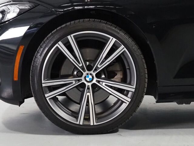 2023 BMW 3 Series 330i Sedan *HEADS-UP DISPLAY, NAVIGATION, CURVED DISPLAY, SAFETY ALERTS, BACKUP-CAMERA, MOONROOF, HEATED SEATS/STEERING, REMOTE START, COMFORT ACCESS, 19 INCH WHEELS, ANDROID & APPLE Round Rock TX