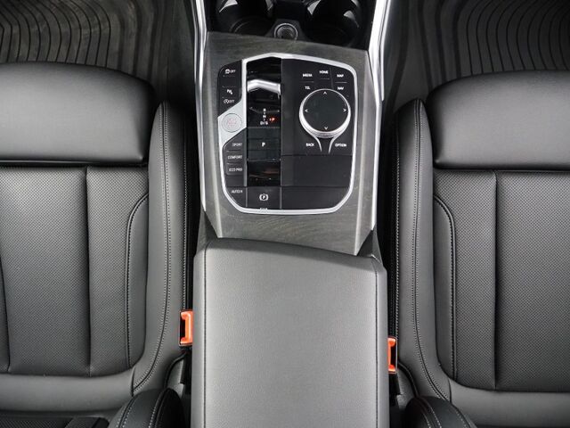 2023 BMW 3 Series 330i Sedan *HEADS-UP DISPLAY, NAVIGATION, CURVED DISPLAY, SAFETY ALERTS, BACKUP-CAMERA, MOONROOF, HEATED SEATS/STEERING, REMOTE START, COMFORT ACCESS, 19 INCH WHEELS, ANDROID & APPLE Round Rock TX