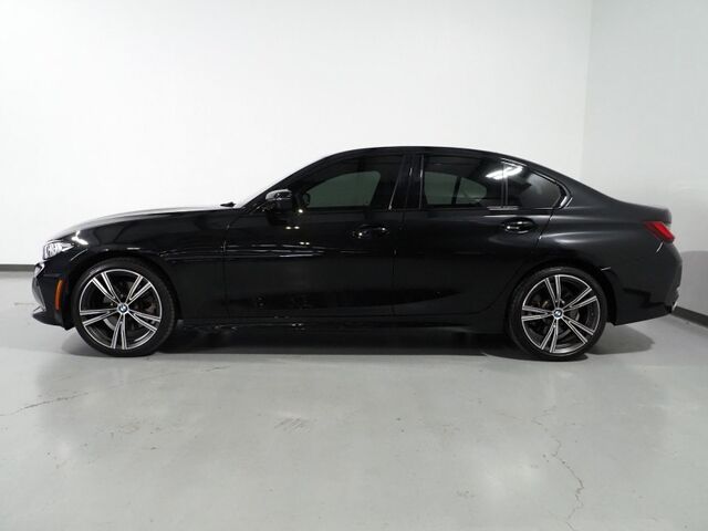 2023 BMW 3 Series 330i Sedan *HEADS-UP DISPLAY, NAVIGATION, CURVED DISPLAY, SAFETY ALERTS, BACKUP-CAMERA, MOONROOF, HEATED SEATS/STEERING, REMOTE START, COMFORT ACCESS, 19 INCH WHEELS, ANDROID & APPLE Round Rock TX