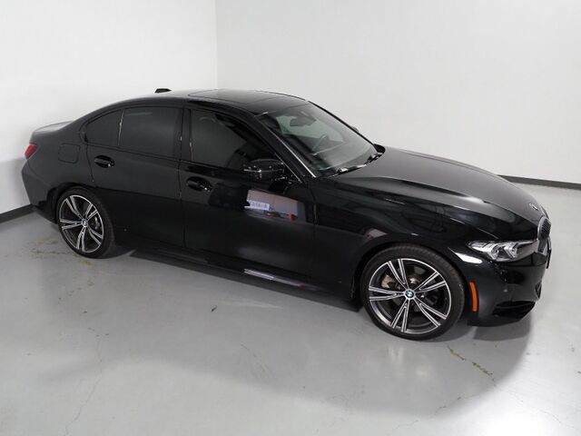 2023 BMW 3 Series 330i Sedan *HEADS-UP DISPLAY, NAVIGATION, CURVED DISPLAY, SAFETY ALERTS, BACKUP-CAMERA, MOONROOF, HEATED SEATS/STEERING, REMOTE START, COMFORT ACCESS, 19 INCH WHEELS, ANDROID & APPLE Round Rock TX