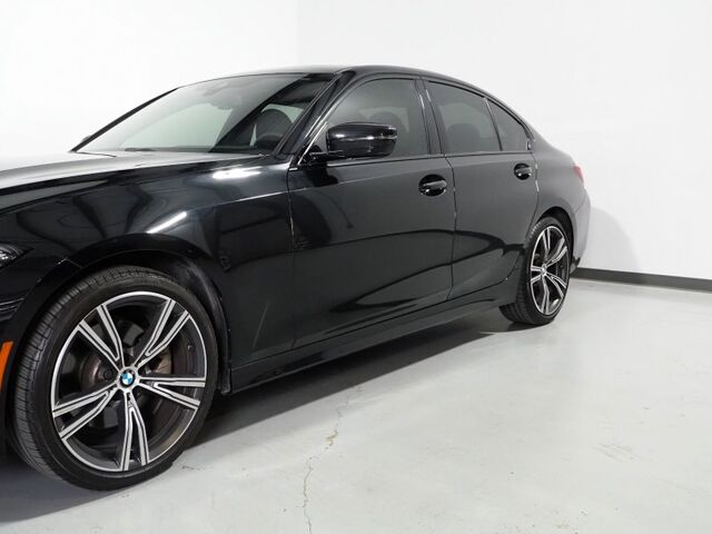 2023 BMW 3 Series 330i Sedan *HEADS-UP DISPLAY, NAVIGATION, CURVED DISPLAY, SAFETY ALERTS, BACKUP-CAMERA, MOONROOF, HEATED SEATS/STEERING, REMOTE START, COMFORT ACCESS, 19 INCH WHEELS, ANDROID & APPLE Round Rock TX