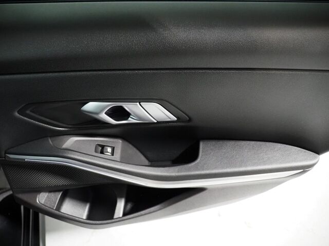 2023 BMW 3 Series 330i Sedan *HEADS-UP DISPLAY, NAVIGATION, CURVED DISPLAY, SAFETY ALERTS, BACKUP-CAMERA, MOONROOF, HEATED SEATS/STEERING, REMOTE START, COMFORT ACCESS, 19 INCH WHEELS, ANDROID & APPLE Round Rock TX