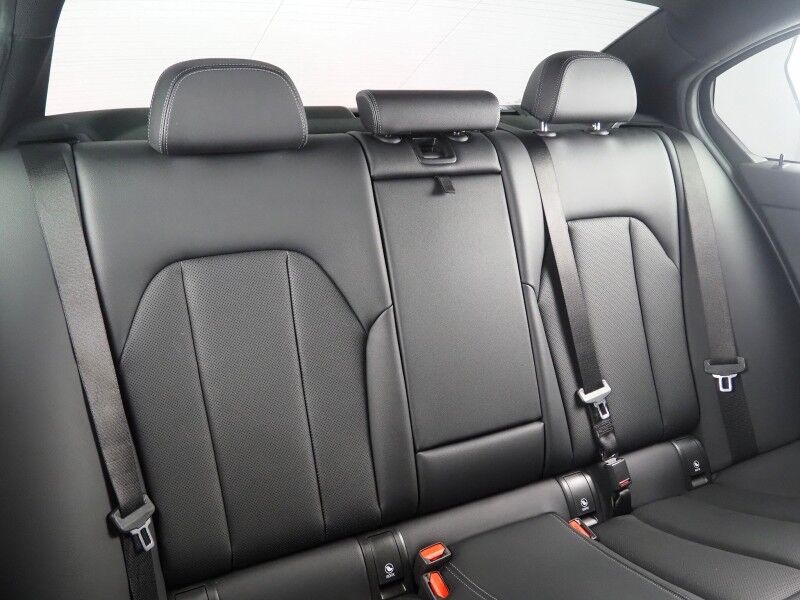 2023 BMW 3 Series 330i Sedan *NAVIGATION, CURVED DISPLAY, SAFETY ALERTS, 360 VIEW CAMERAS, COLOR TOUCHSCREEN, MOONROOF, HEATED SEATS/STEERING, COMFORT ACCESS, REMOTE START, 19 INCH WHEELS, WIRELESS CHARGING, ANDROID & APPLE Round Rock TX