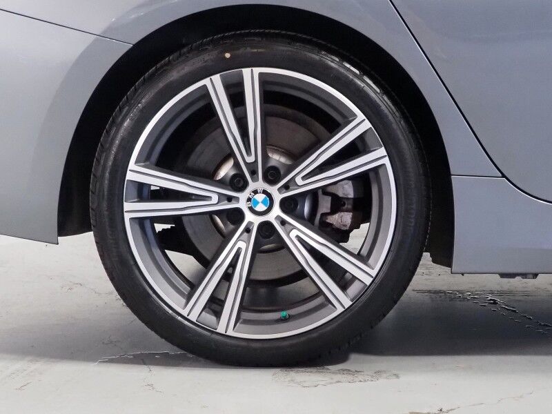 2023 BMW 3 Series 330i Sedan *NAVIGATION, CURVED DISPLAY, SAFETY ALERTS, 360 VIEW CAMERAS, COLOR TOUCHSCREEN, MOONROOF, HEATED SEATS/STEERING, COMFORT ACCESS, REMOTE START, 19 INCH WHEELS, WIRELESS CHARGING, ANDROID & APPLE Round Rock TX