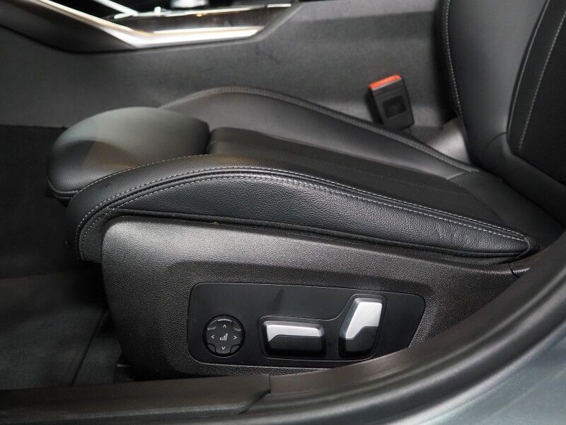 2023 BMW 3 Series 330i Sedan *NAVIGATION, CURVED DISPLAY, SAFETY ALERTS, 360 VIEW CAMERAS, COLOR TOUCHSCREEN, MOONROOF, HEATED SEATS/STEERING, COMFORT ACCESS, REMOTE START, 19 INCH WHEELS, WIRELESS CHARGING, ANDROID & APPLE Round Rock TX