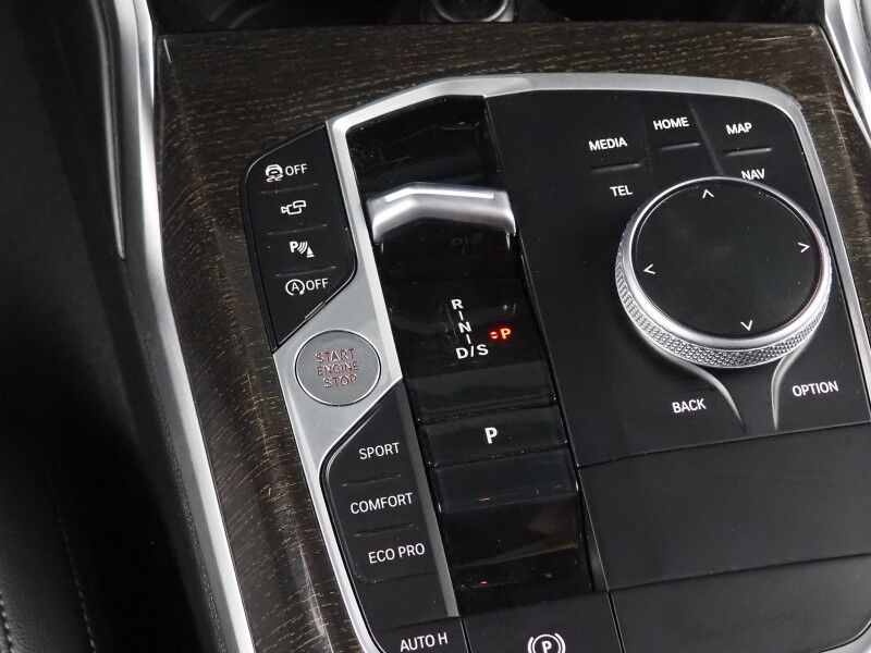 2023 BMW 3 Series 330i Sedan *NAVIGATION, CURVED DISPLAY, SAFETY ALERTS, 360 VIEW CAMERAS, COLOR TOUCHSCREEN, MOONROOF, HEATED SEATS/STEERING, COMFORT ACCESS, REMOTE START, 19 INCH WHEELS, WIRELESS CHARGING, ANDROID & APPLE Round Rock TX