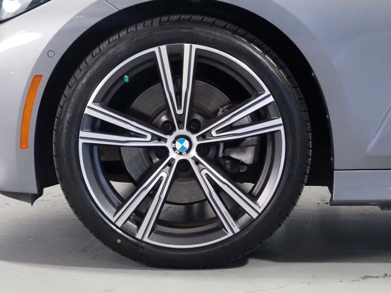 2023 BMW 3 Series 330i Sedan *NAVIGATION, CURVED DISPLAY, SAFETY ALERTS, 360 VIEW CAMERAS, COLOR TOUCHSCREEN, MOONROOF, HEATED SEATS/STEERING, COMFORT ACCESS, REMOTE START, 19 INCH WHEELS, WIRELESS CHARGING, ANDROID & APPLE Round Rock TX