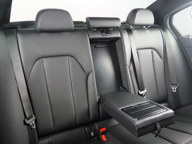 2023 BMW 3 Series 330i Sedan *NAVIGATION, CURVED DISPLAY, SAFETY ALERTS, 360 VIEW CAMERAS, COLOR TOUCHSCREEN, MOONROOF, HEATED SEATS/STEERING, COMFORT ACCESS, REMOTE START, 19 INCH WHEELS, WIRELESS CHARGING, ANDROID & APPLE Round Rock TX