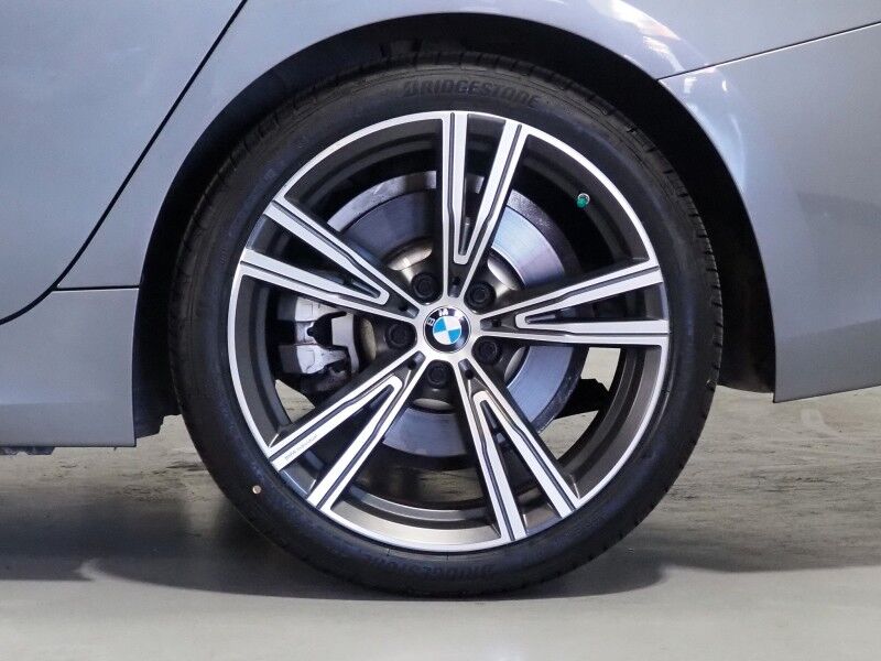 2023 BMW 3 Series 330i Sedan *NAVIGATION, CURVED DISPLAY, SAFETY ALERTS, 360 VIEW CAMERAS, COLOR TOUCHSCREEN, MOONROOF, HEATED SEATS/STEERING, COMFORT ACCESS, REMOTE START, 19 INCH WHEELS, WIRELESS CHARGING, ANDROID & APPLE Round Rock TX