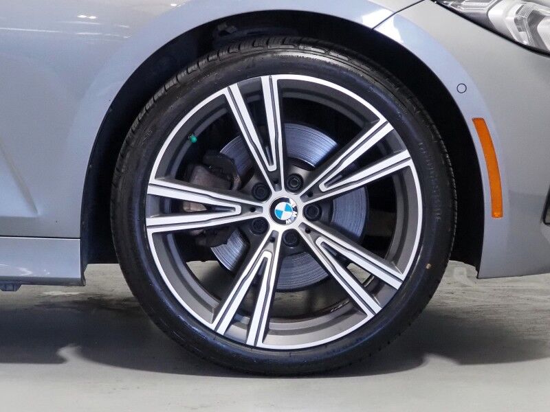 2023 BMW 3 Series 330i Sedan *NAVIGATION, CURVED DISPLAY, SAFETY ALERTS, 360 VIEW CAMERAS, COLOR TOUCHSCREEN, MOONROOF, HEATED SEATS/STEERING, COMFORT ACCESS, REMOTE START, 19 INCH WHEELS, WIRELESS CHARGING, ANDROID & APPLE Round Rock TX